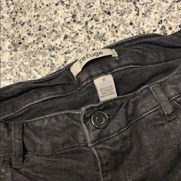 Black booty shorts - Picture 3 of 3